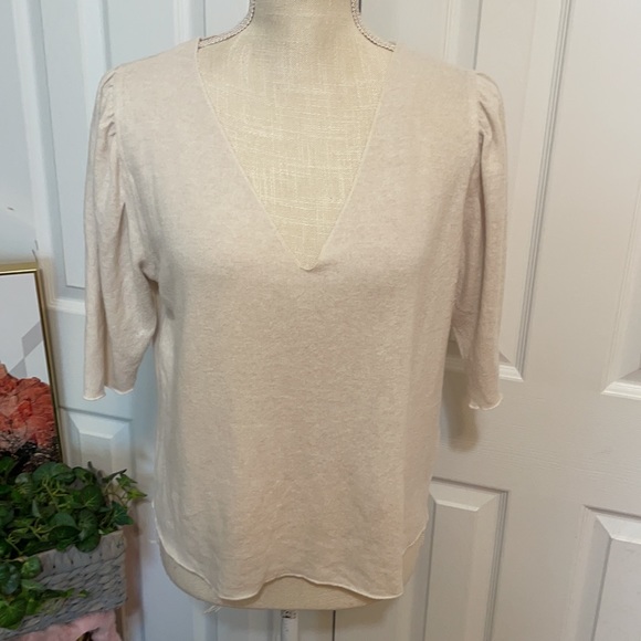 Zara Cream Lightweight Knit Top/ Pleated Puffy Sleeved/ Stretch/ Medium - Picture 2 of 9